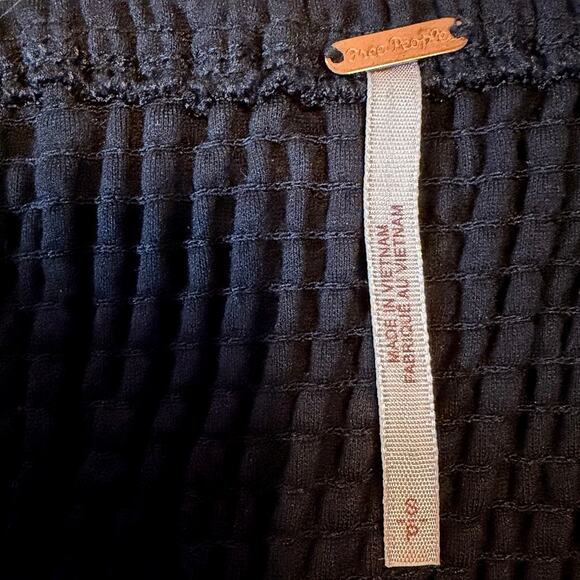 FREE PEOPLE X REVOLVE Ever After Off Shoulder Puff Sleeve Top In Black EUC Small - Picture 7 of 10